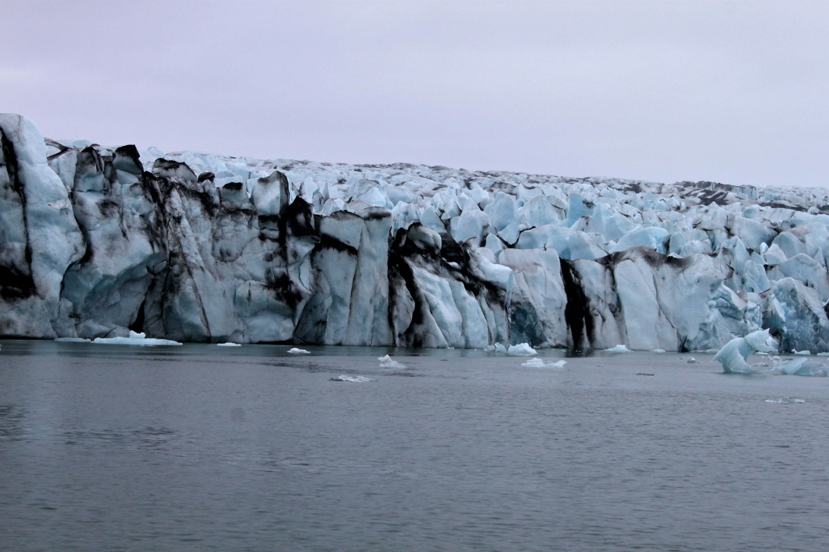 jokulsarlon glacier iceland zodiac boat